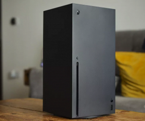 Microsoft троллит Sony из-за слишком сложного процесса смены положения PlayStation 5