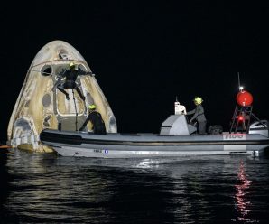 Космический корабль Crew Dragon успешно вернулся на Землю, и это стало первым за полстолетия ночным приводнением американского экипажа